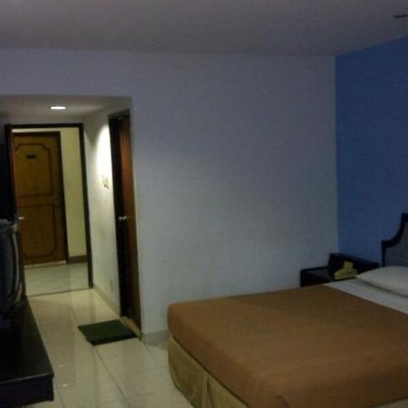 Amans Inn อัมบอน ภายนอก รูปภาพ